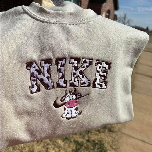 NIKE COW PRINT DESIGN SWEATSHIRT EMBROIDERED - Picture 2 of 2